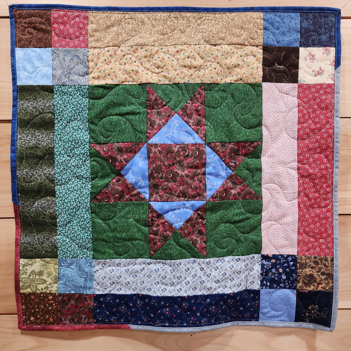 Ohio Star Table Topper